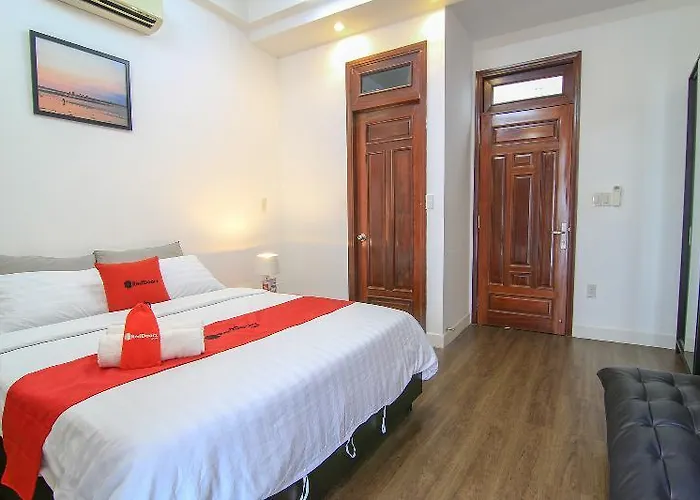 Reddoorz @ Dinh Cong Trang